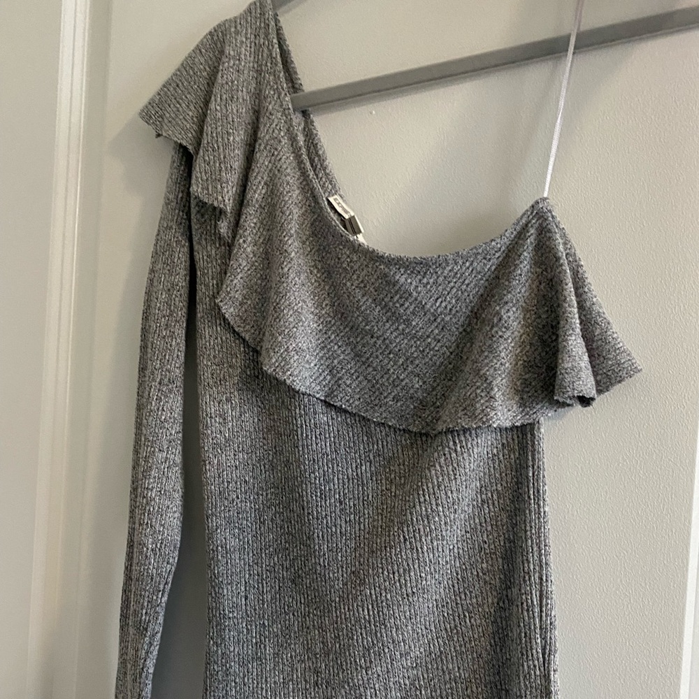 Small Express One Eleven One-Shoulder Ruffle Top - Picture 3 of 6